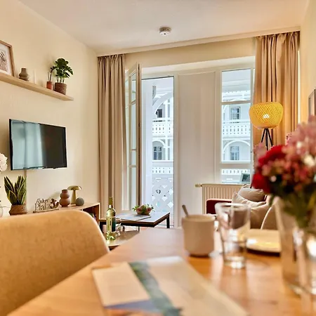 Apartment 504, Seepark