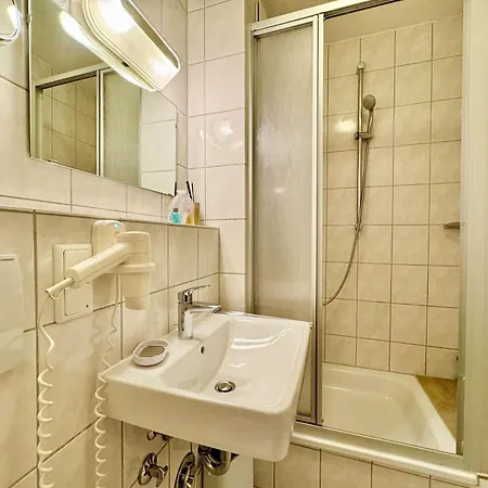 Apartment 504, Seepark